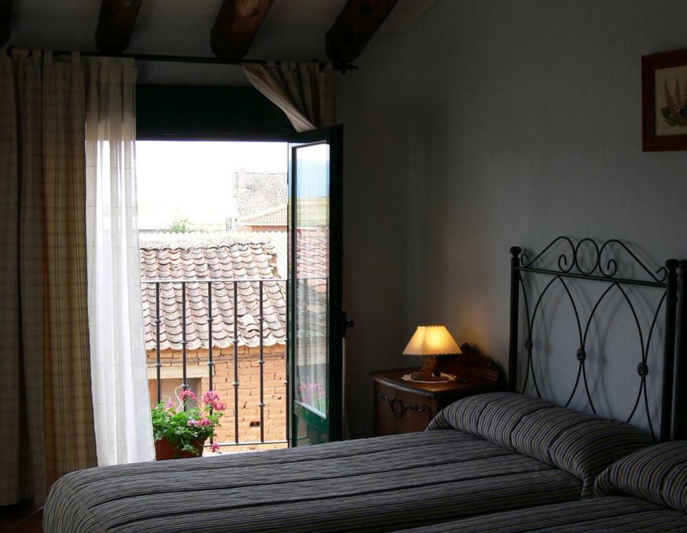 Las Casas De Yaguee, Ayllon Santa Maria de Riaza Eksteriør bilde